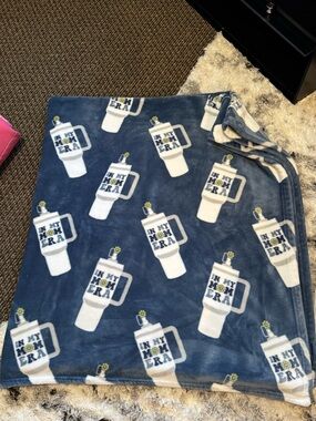 Rachel Roy Tumbler Mom Era Blanket